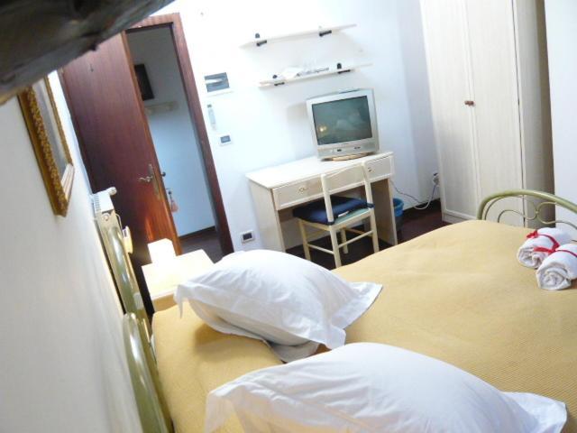 Villa Gabriella B&B - Apartments Venedik-Lido Dış mekan fotoğraf