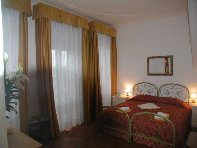 Villa Gabriella B&B - Apartments Venedik-Lido Dış mekan fotoğraf